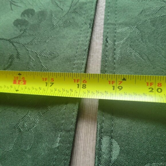 Green Poinsettia Placemats Set Of 4 New - Picture 5 of 6